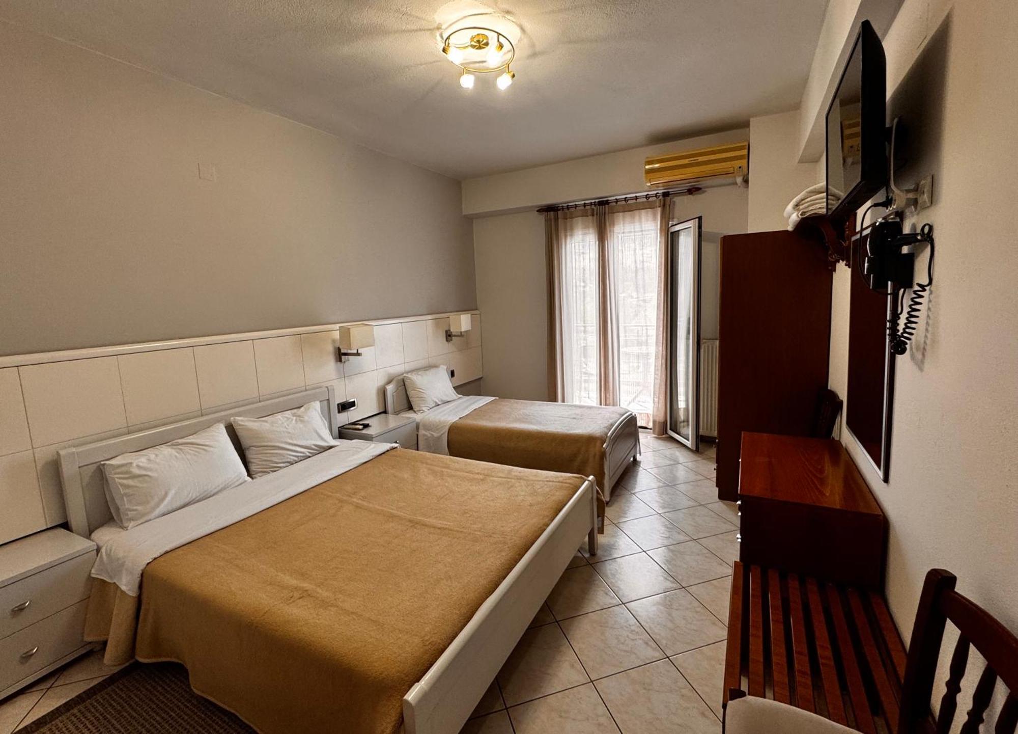 Paradosi Rooms Igoumenitsa Exterior photo