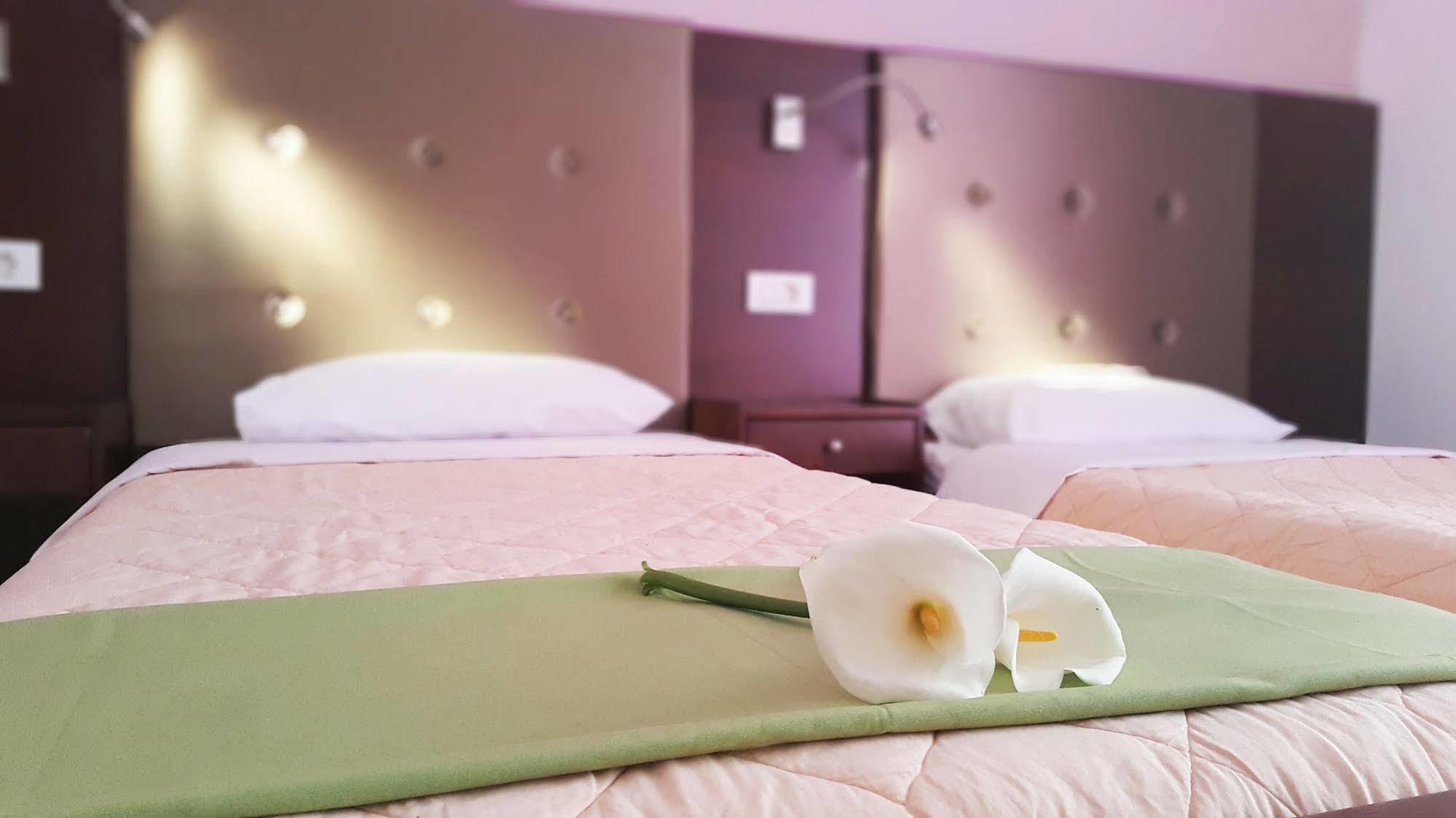 Paradosi Rooms Igoumenitsa Exterior photo