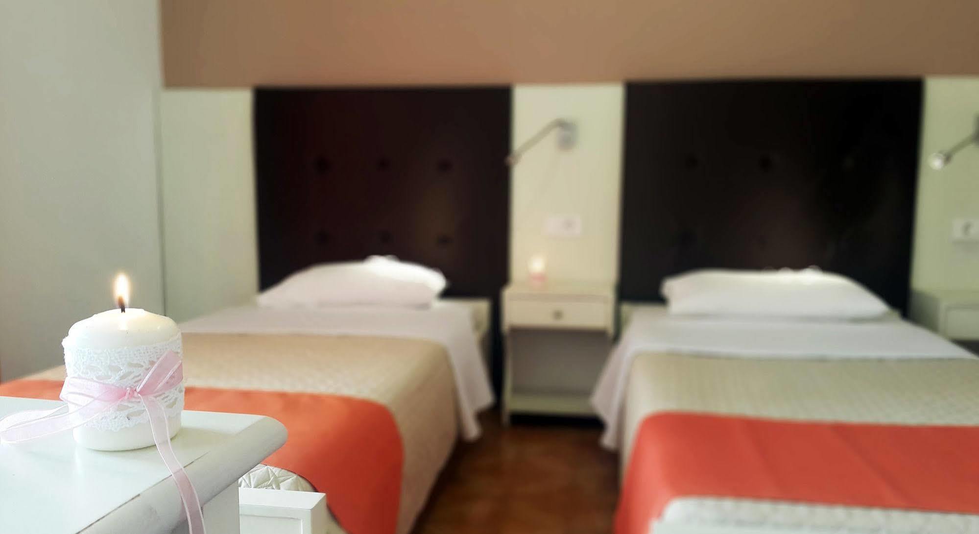 Paradosi Rooms Igoumenitsa Exterior photo