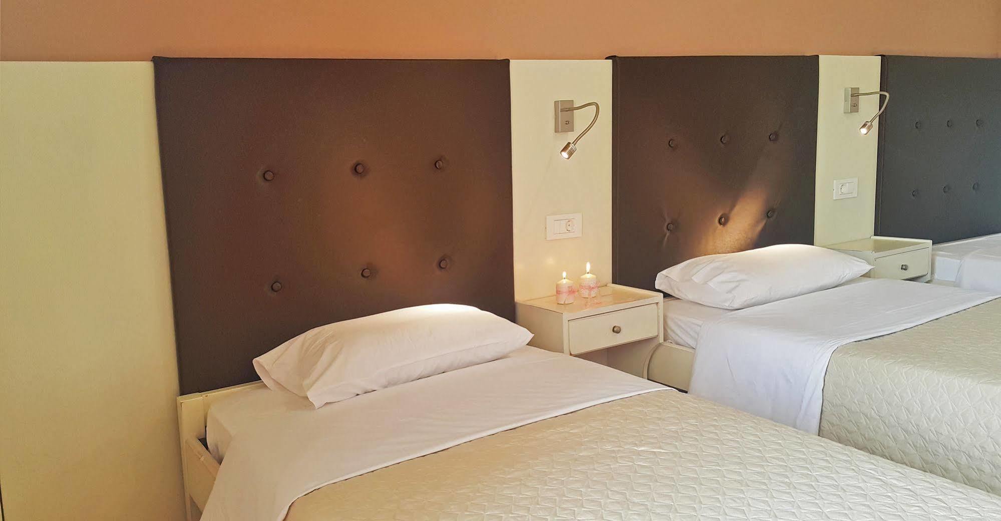 Paradosi Rooms Igoumenitsa Exterior photo